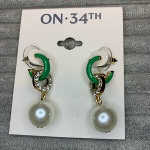 NWT Green and Gold Vintage Style Earrings